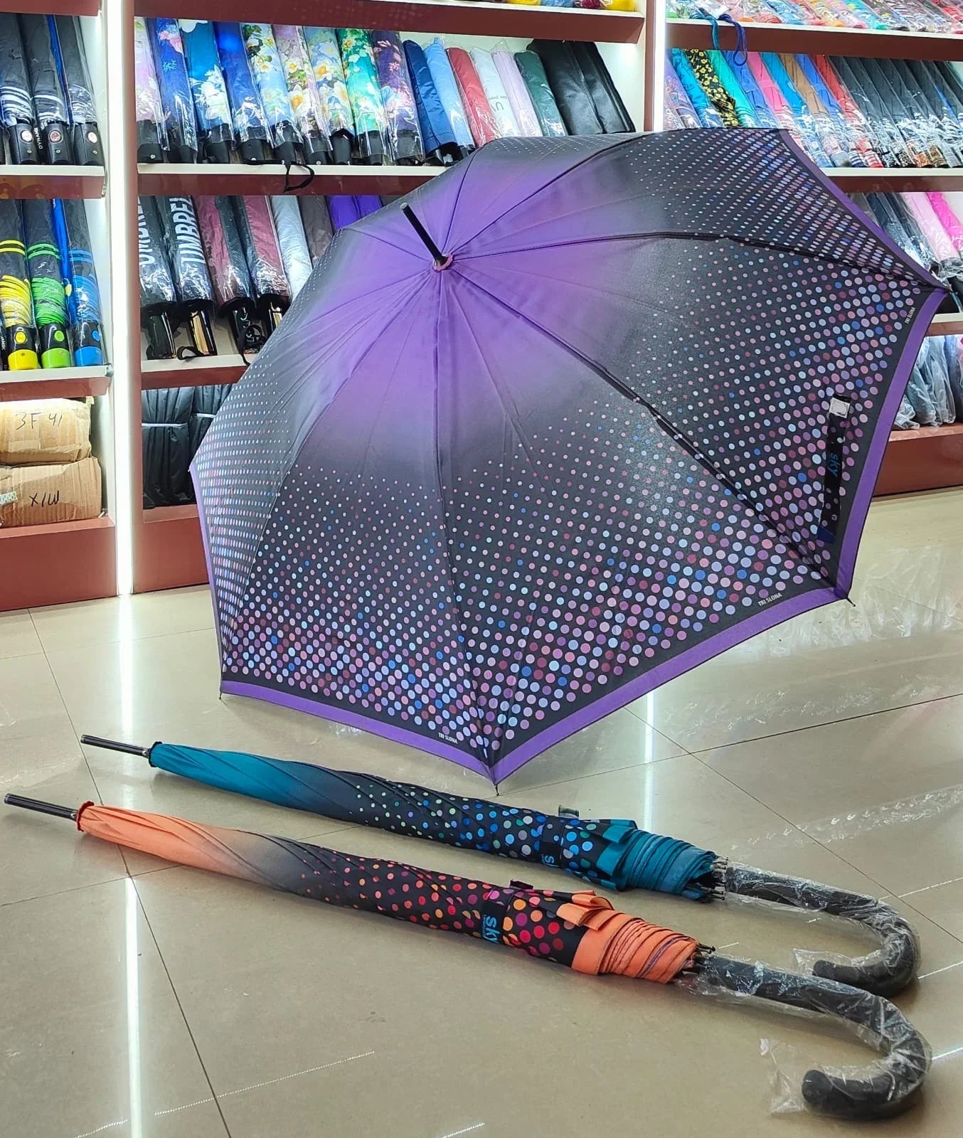 23-Inch Single Fold Dotted Umbrella - Classic Umbrella